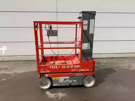 Teleszkópemelvény 2018  Skyjack SJ16 (2)