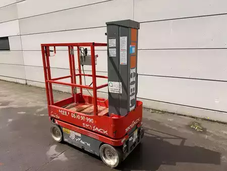 Teleszkópemelvény 2018  Skyjack SJ16 (3)