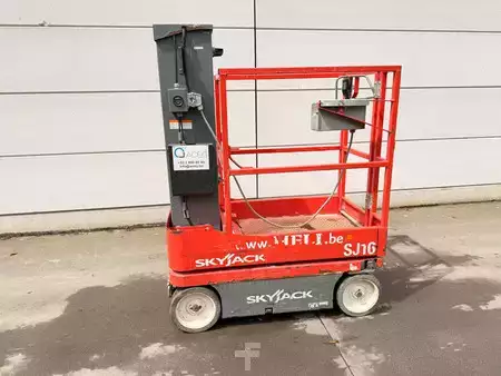 Teleszkópemelvény 2018  Skyjack SJ16 (6)