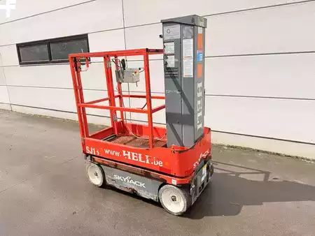 Teleszkópemelvény 2018  Skyjack SJ16 (10)