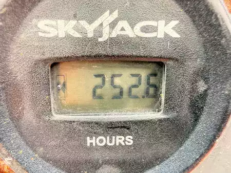 Teleszkópemelvény 2018  Skyjack SJ16 (7)