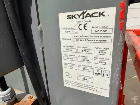 Teleszkópemelvény 2018  Skyjack SJ16 (8)