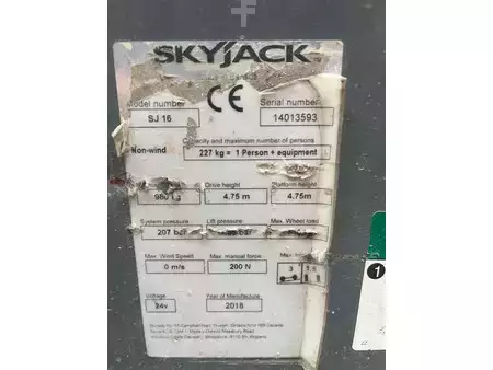 Teleszkópemelvény 2018  Skyjack SJ16 (6)