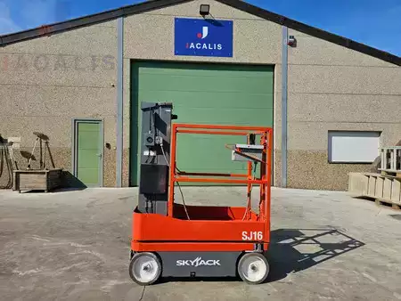 Teleszkópemelvény 2018  Skyjack SJ16 (1)