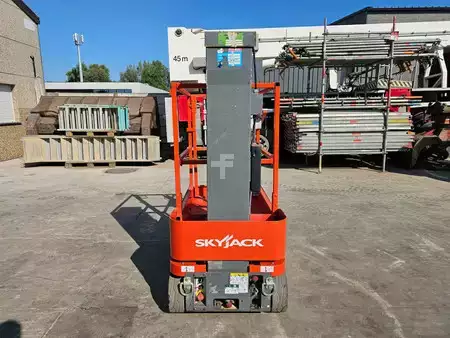 Teleszkópemelvény 2018  Skyjack SJ16 (3)