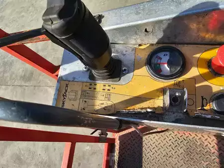 Teleszkópemelvény 2018  Skyjack SJ16 (6)