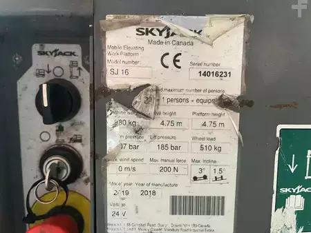 Teleszkópemelvény 2018  Skyjack SJ16 (8)