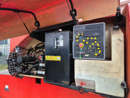 Teleskooppipuominostimet 2006  JLG 800aj (12)