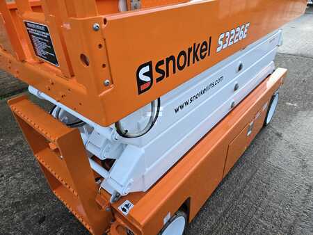 Ollós munka emelvény 2016  Snorkel S3226E  (2)