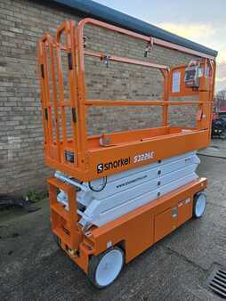 Ollós munka emelvény 2016  Snorkel S3226E  (9)