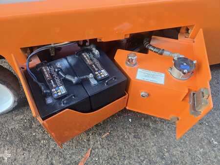 Ollós munka emelvény 2016  Snorkel S3226E  (10)