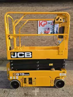 Ollós munka emelvény 2017  JCB S1930E  (1)