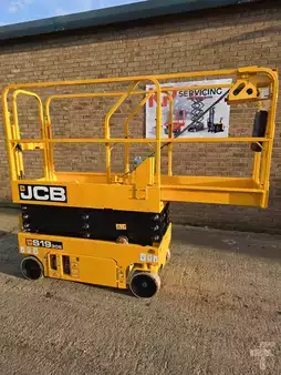 Ollós munka emelvény 2017  JCB S1930E  (2)