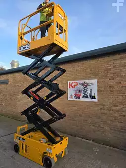 Ollós munka emelvény 2017  JCB S1930E  (3)