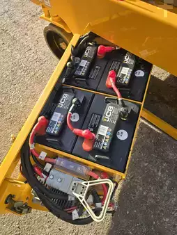 Ollós munka emelvény 2017  JCB S1930E  (14)