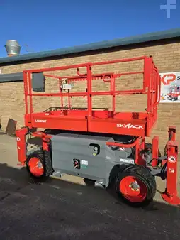 Saxliftar 2014  Skyjack SJ6826R  (1)