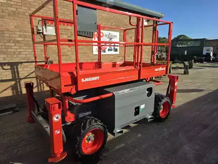 Saxliftar 2014  Skyjack SJ6826R  (4)