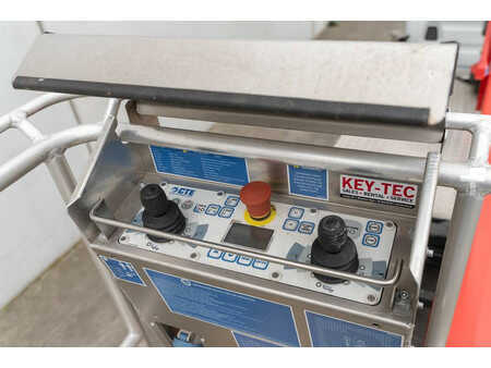 Plataforma sobre camión 2023  CTE B-Lift 18 HV (13)