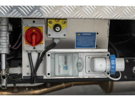 Plataforma sobre camión 2023  CTE B-Lift 18 HV (18)