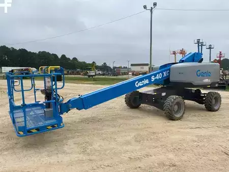 Teleszkópemelvény 2024  Genie S-40 XC (2)