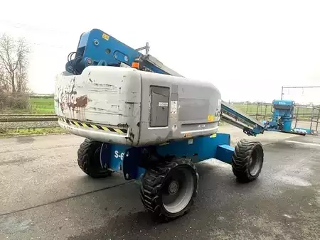 Teleszkópemelvény 2012  Genie S65 (4)