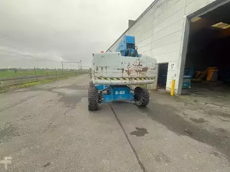 Teleszkópemelvény 2012  Genie S65 (5)