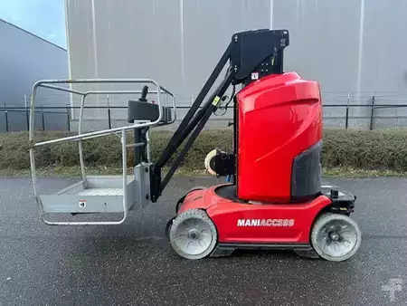 Kolmo zvedaná plošina 2014  Manitou 100VJR (2)