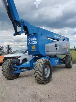 Plataforma Articulada 2006  Genie ZX-135 Articulated Boom Lifts (2)