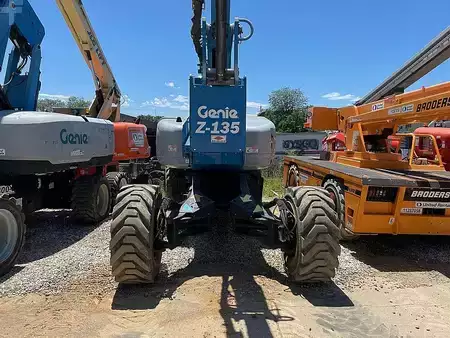 Plataforma Articulada 2006  Genie ZX-135 Articulated Boom Lifts (6)