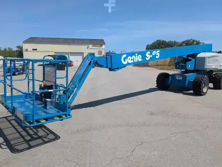 Plataforma Telescópica 2014  Genie S-85 (1)