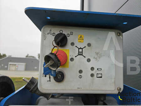 Nacelle à mât vertical 2009  Genie AWP 25 S (7)