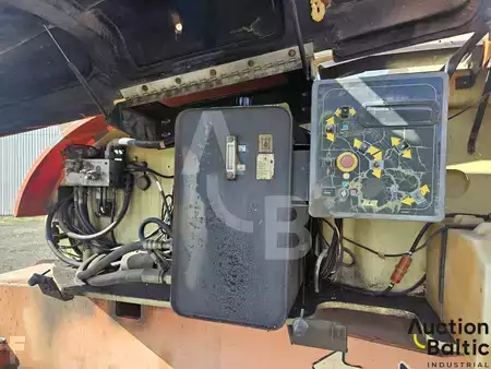 Knikarmhoogwerker 2002  JLG 860 SJ (12)