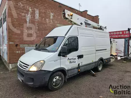 Mobiilinostimet 2007  Iveco Daily (4)