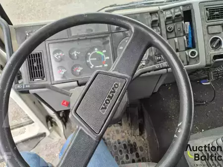 Rampa de camião  1999  Volvo FL6 110 (6)