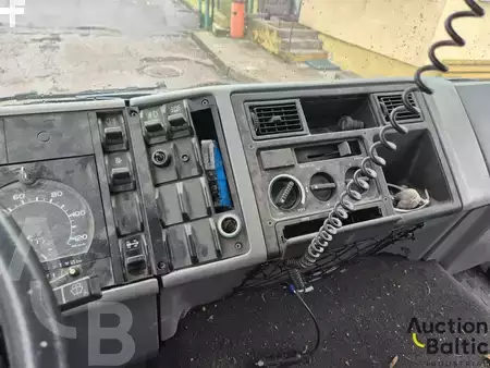 Rampa de camião  1999  Volvo FL6 110 (9)