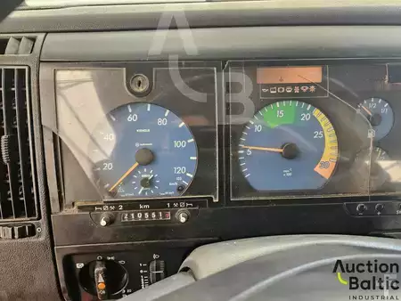 Autohoogwerker 2000  Mercedes-Benz 815 (10)