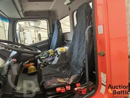 Autohoogwerker 2000  Mercedes-Benz 815 (7)