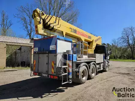 Nacelle sur camion 2005  Scania P 310 (3)