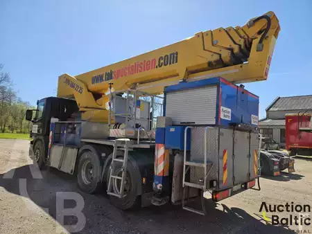 Nacelle sur camion 2005  Scania P 310 (4)