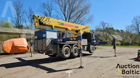 Nacelle sur camion 2005  Scania P 310 (8)