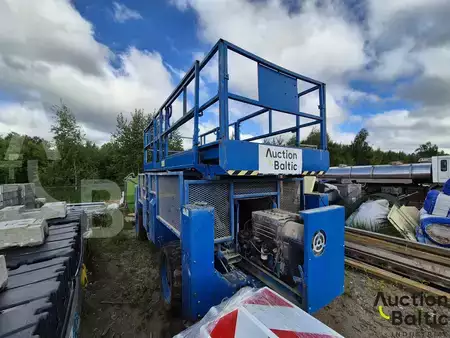 Piattaforme aeree a pantografo 2006  Genie GS 4390 (10)