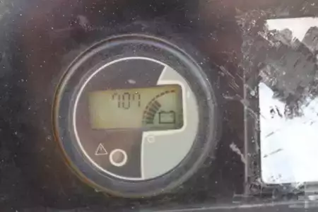 Vertikal / personløftere 2012  Manitou 100 VJR (8)