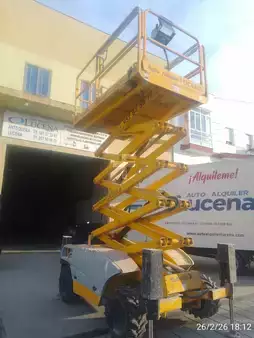 Schaarhoogwerker 2004  Haulotte COMPACT 4X4X 12 (2)