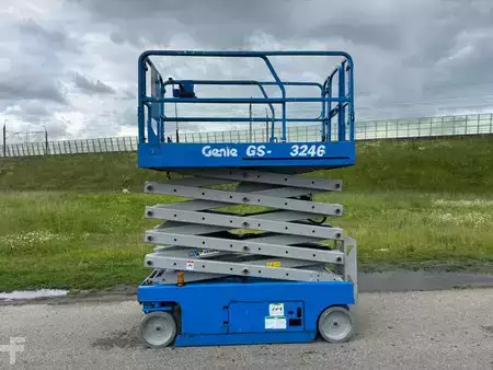 Scissors Lifts 2007  Genie GS 3246 12 meter (2)