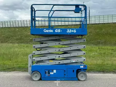 Scissors Lifts 2007  Genie GS 3246 12 meter (5)