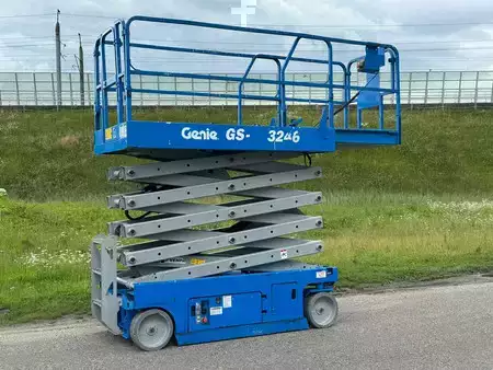 Scissors Lifts 2007  Genie GS 3246 12 meter (8)