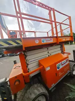 Pracovní plošina s nůžkovým zdvihem 2016  Snorkel S3970BE (3)