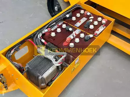 Piattaforme aeree a pantografo 2022  JCB S 3246 E (12)