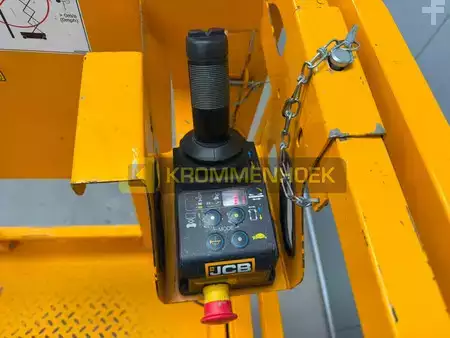 Pracovní plošina s nůžkovým zdvihem 2021  JCB S 4046 E (12)