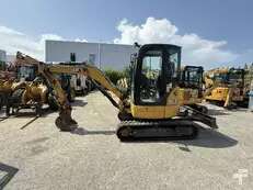 mini escavadeira Caterpillar 303.5 CR